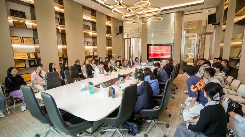 跨邦互换启新篇，共探产学研新蹊径